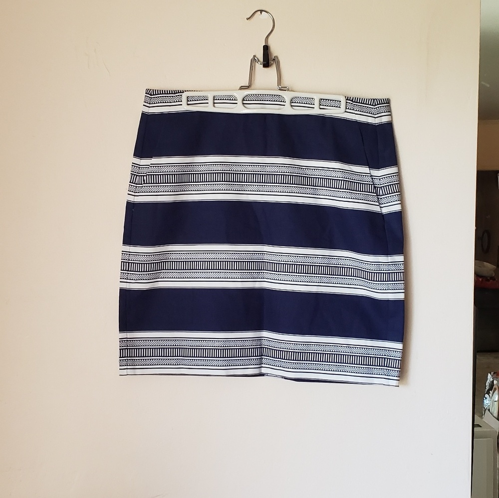 Nautica Navy & White Pattern Skirt